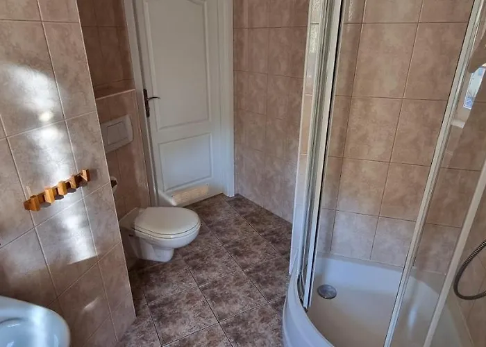 200 M Do Morza 코워브제크